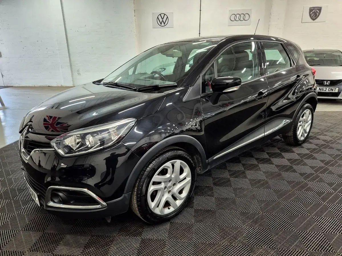 Usado Renault Captur Dynamique 90 CV (66 kW) 2017 Negro SUV