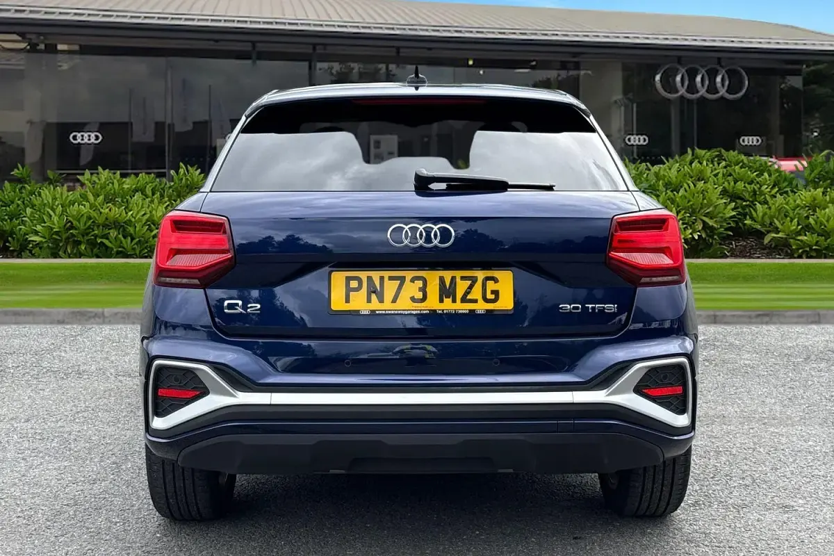 Used Audi Q2 S-Line 110 HP (80 kW) 2023 Blue SUV