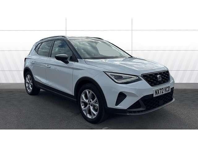White Used 2022 Seat Arona FR SUV | £15,314 (Fair price) - Image 1/4