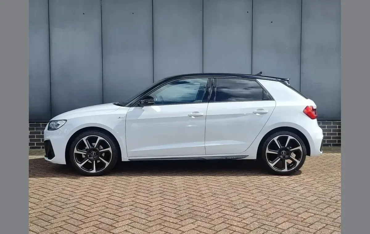 Used Audi A1 Black Edition 113 HP (83 kW) 2024 White SUV