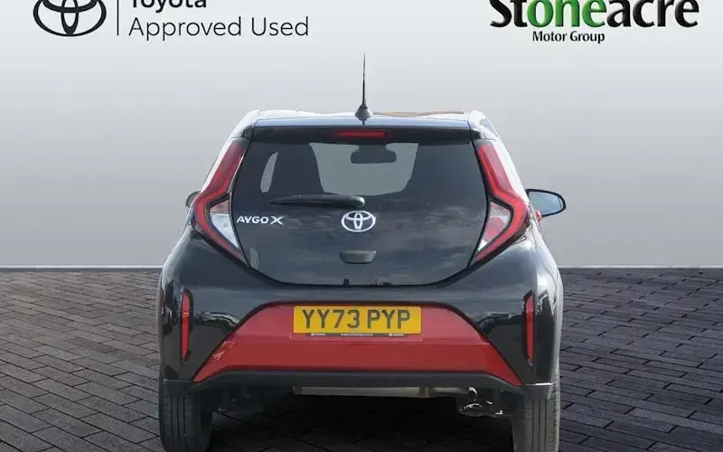 Used Toyota Aygo X 72 HP (52 kW) 2024 Red SUV