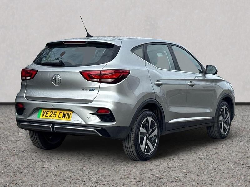 Usado MG ZS SE 114 kW (156 HP) 2025 Prateado SUV
