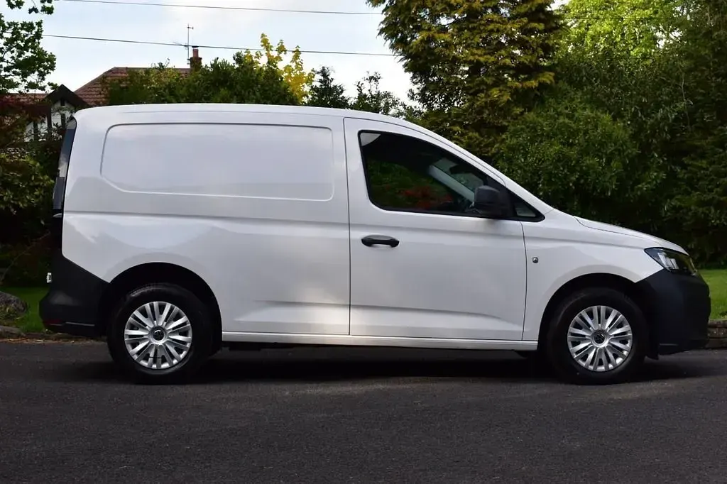Used VW Caddy S 102 HP (75 kW) 2023 White MPV
