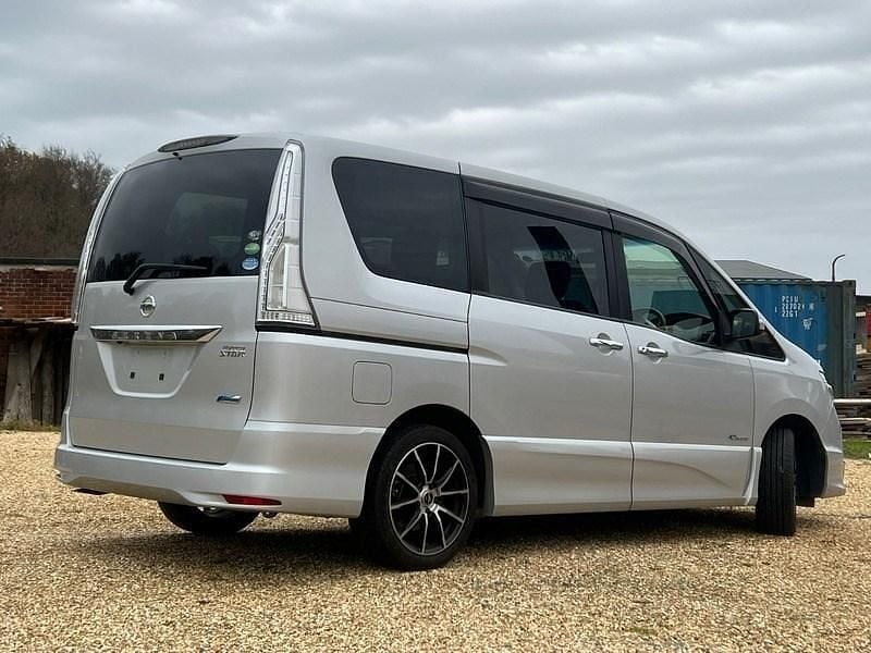 Used Nissan Serena 2013 Brilliant silver MPV