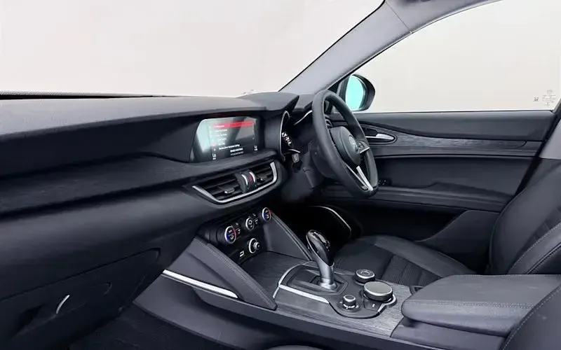 Used Alfa Romeo Stelvio 200 HP (147 kW) 2019 Red SUV