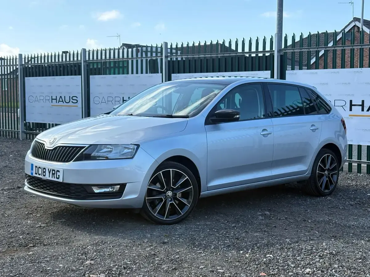 Gebraucht Skoda Rapid Sport 110 PS (80 kW) 2018 Silber Kleinwagen