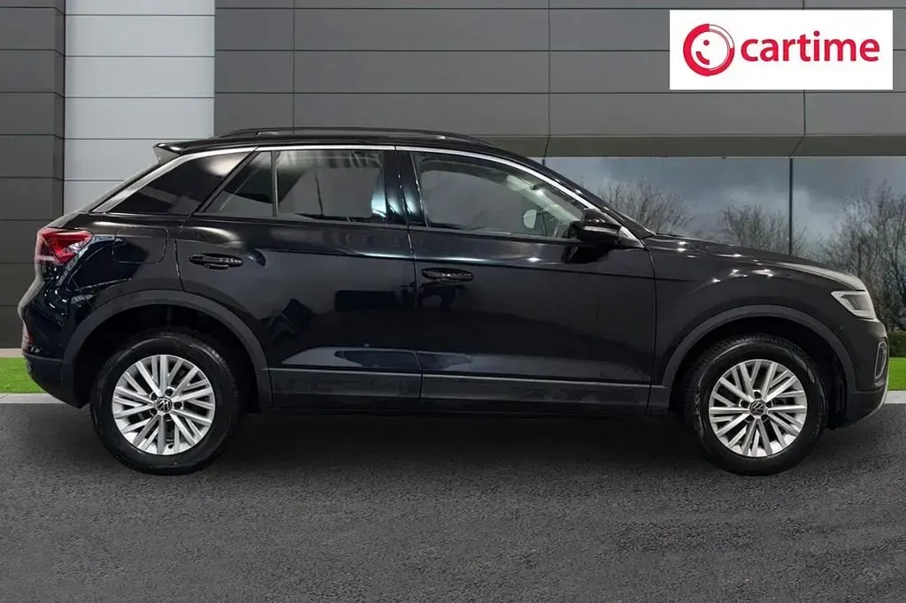 Used VW T-Roc Life 110 HP (80 kW) 2022 Black SUV