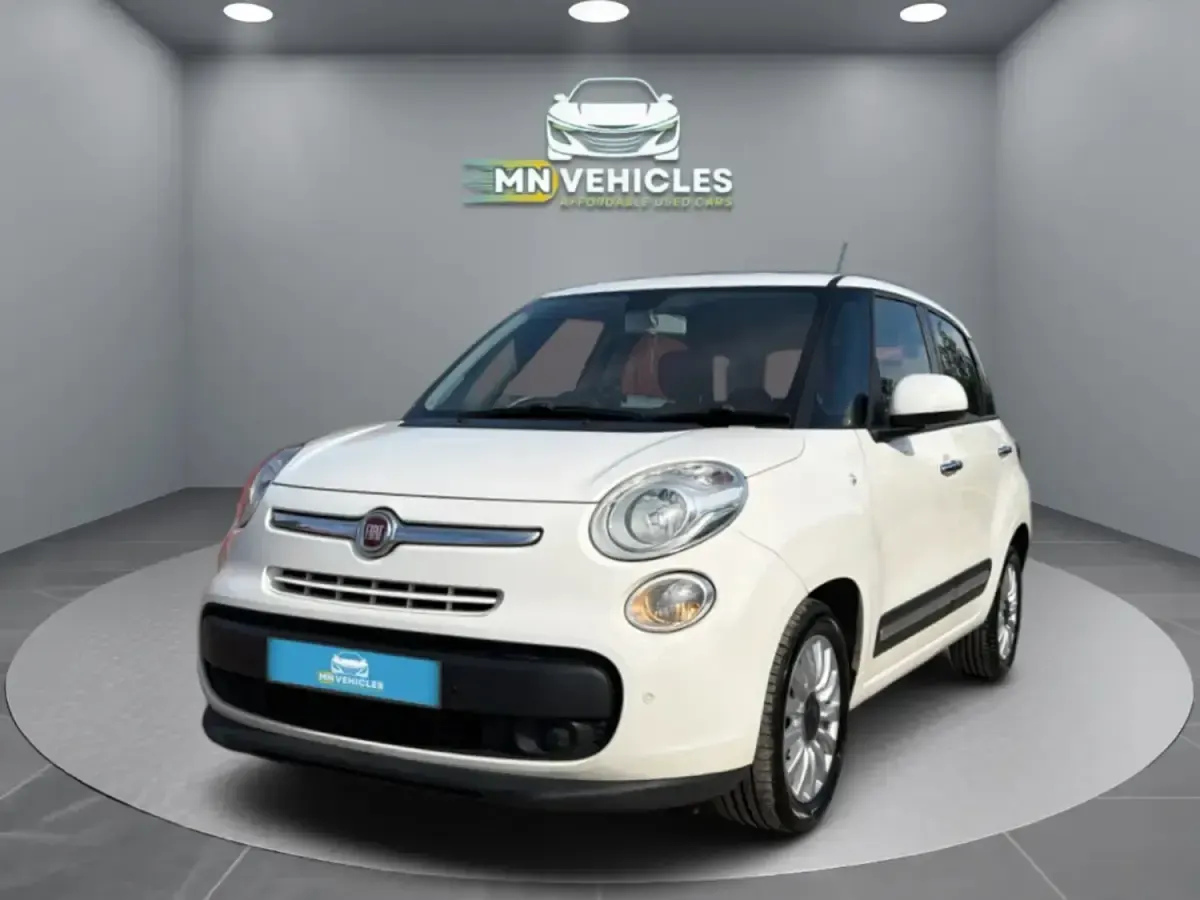 Used Fiat 500L Pop Star 85 HP (62 kW) 2015 White MPV