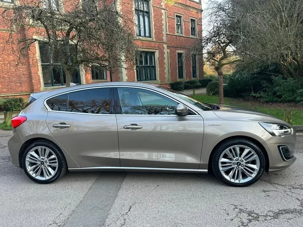 Used Ford Focus Vignale 120 HP (88 kW) 2020 Silver Hatchback