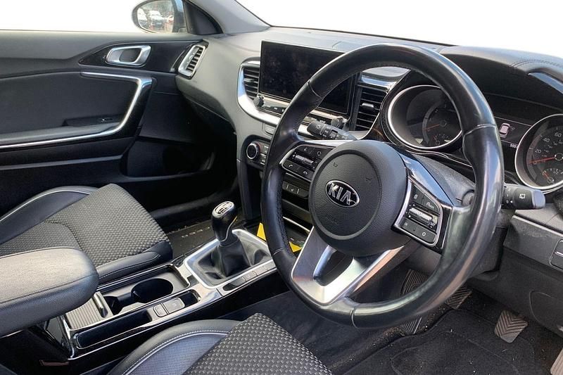 Used Kia XCeed Air 138 HP (101 kW) 2019 Silver SUV