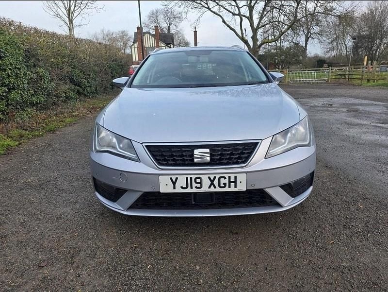 Used Seat Leon SE Dynamic 2019 Silver Estate