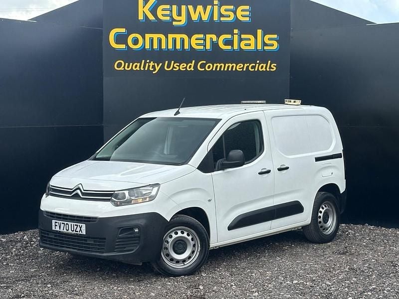 Used Citroën Berlingo Start 75 HP (55 kW) 2021 White MPV
