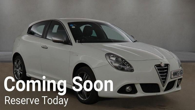 White Used 2015 Alfa Romeo Giulietta Exclusive Hatchback | £5,500 (Fair price) - Image 1/4