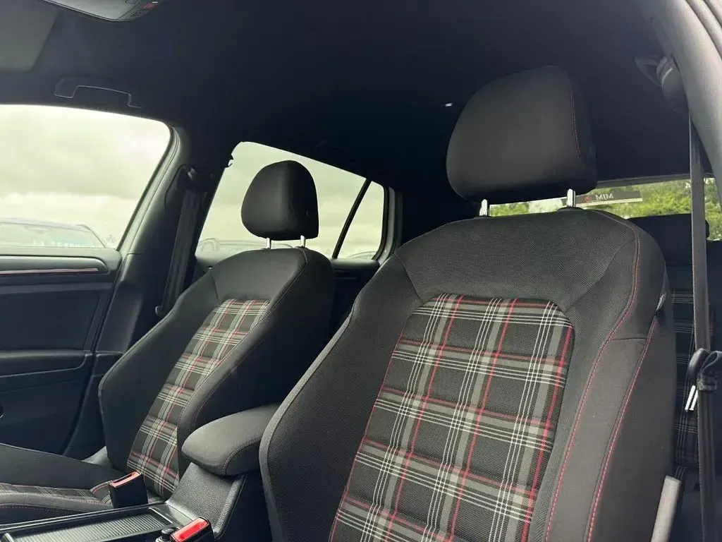 Used VW Golf VII GTI 245 HP (180 kW) 2019 White Hatchback