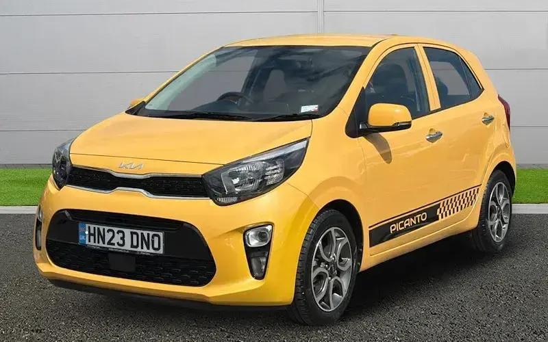 Used Kia Picanto 67 HP (49 kW) 2023 Yellow Hatchback
