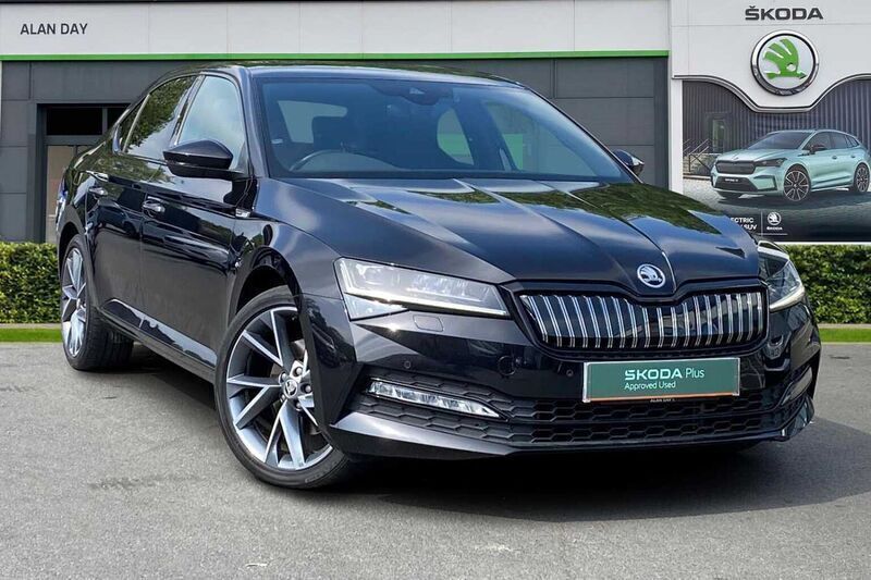 Used 2023 Skoda Superb SportlinePlus Hatchback | £24,399 (A bit pricey) - Image 1/4