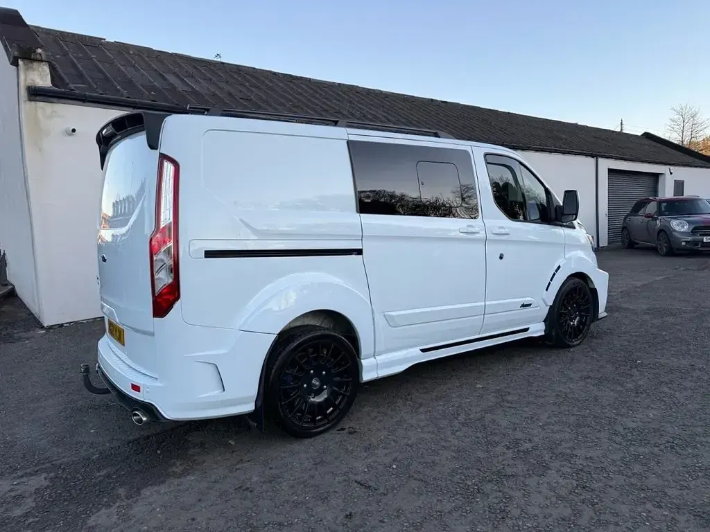 Used Ford Transit Custom Limited 185 HP (136 kW) 2021 White Van