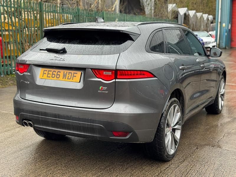 Used Jaguar F-Pace R-Sport 180 HP (132 kW) 2016 Grey SUV