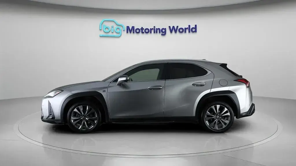 Used Lexus UX 250h Sport Design Packet 184 HP (135 kW) 2023 Silver SUV