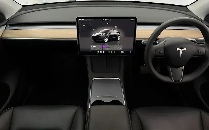 Used Tesla Model Y Long Range AWD 378 kW (514 HP) 2022 Black SUV