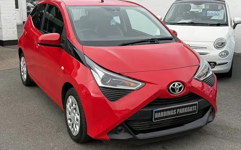 Used Toyota Aygo X-play 72 HP (52 kW) 2020 Hatchback