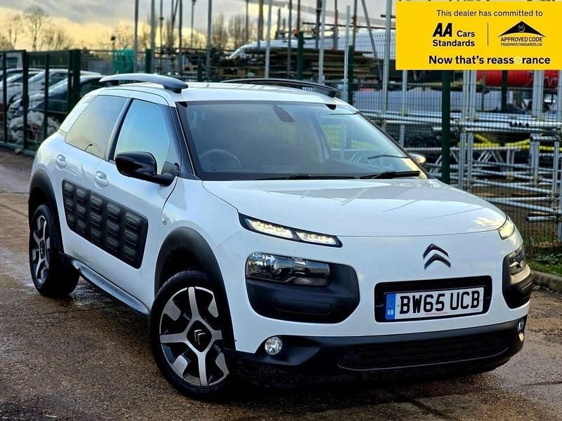 White Used 2016 Citroën C4 Cactus Flair Hatchback | £9,244 (Fair price) - Image 1/4