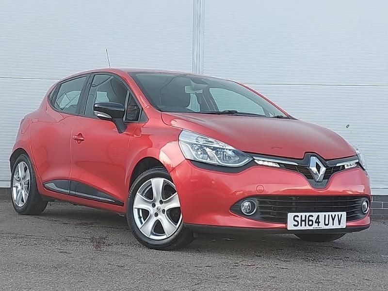 Used Renault Clio IV Dynamique 75 HP (55 kW) 2014 Red Hatchback
