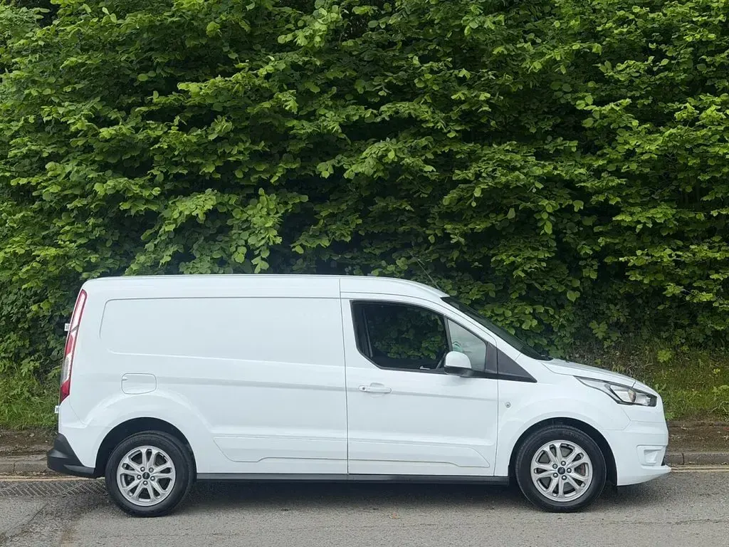 Used Ford Transit Connect Limited 120 HP (88 kW) 2020 White MPV