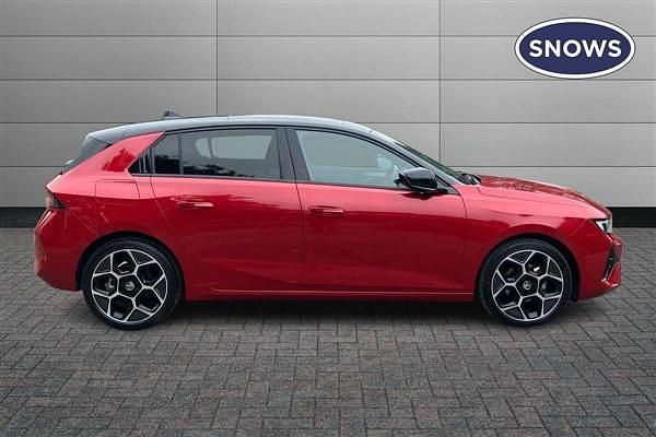 Used Vauxhall Astra Ultimate 130 HP (95 kW) 2024 Hot red Hatchback