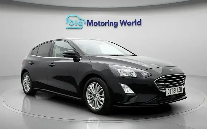 Used Ford Focus Titanium 125 HP (91 kW) 2020 Black Hatchback