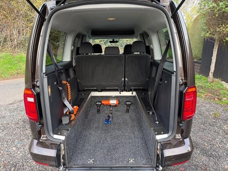 Used VW Caddy Maxi Life Life 102 HP (75 kW) 2019 Brown MPV