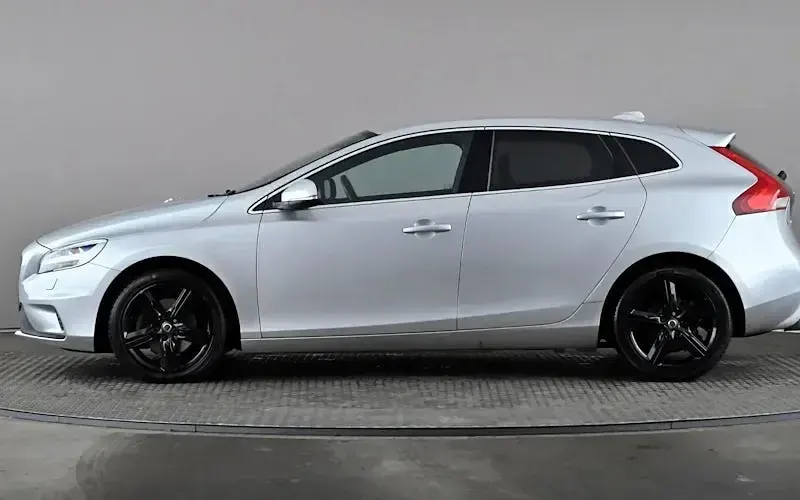Usado Volvo V40 R-Design 152 HP (111 kW) 2019 Prateado Citadino