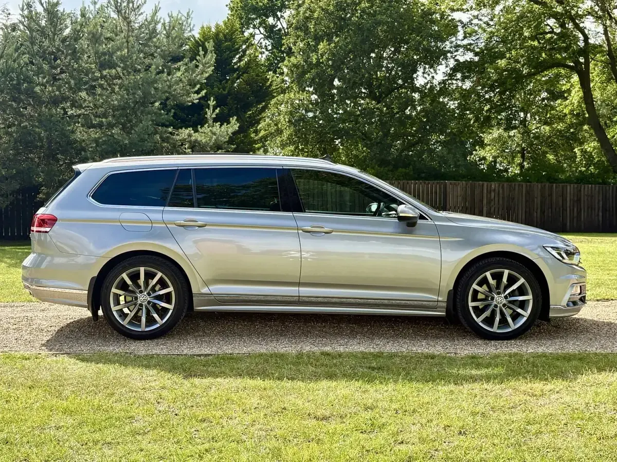 Used VW Passat R-line 190 HP (139 kW) 2017 Silver Estate