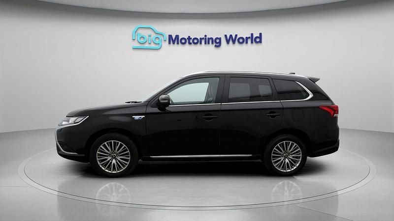 Used Mitsubishi Outlander P-HEV 224 HP (164 kW) 2020 Black Estate