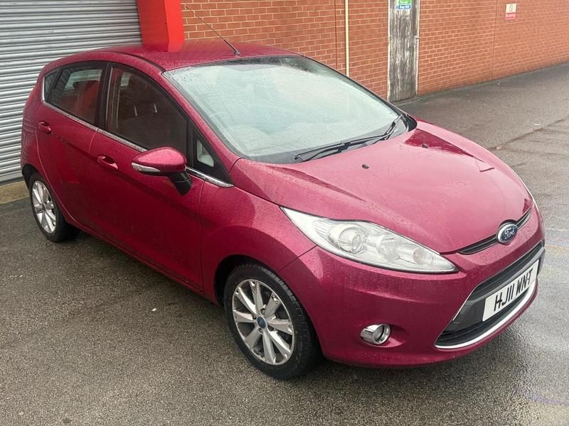 Second-hand Ford Fiesta Zetec 2011 Roz Hatchback
