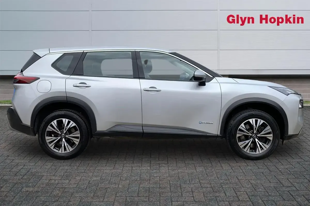 Used Nissan X-Trail Acenta Premium 213 HP (156 kW) 2023 Silver SUV