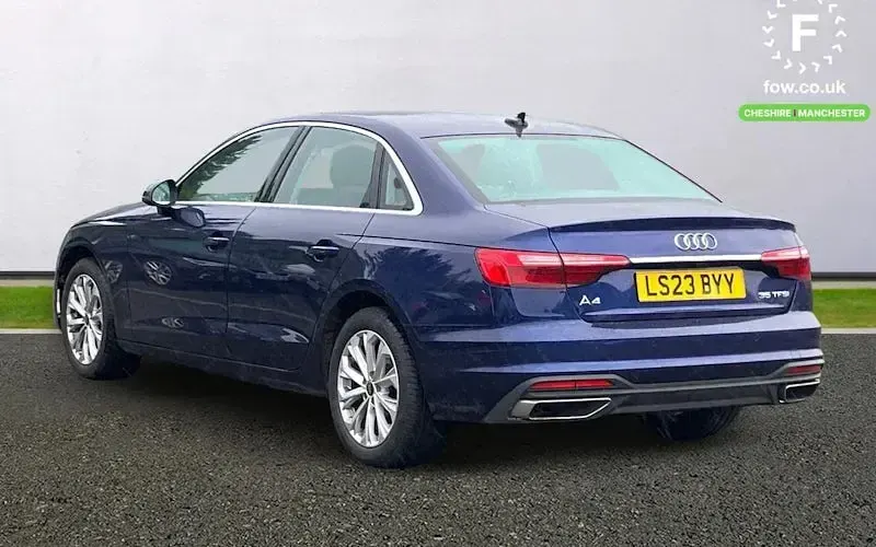 Używany Audi A4 Comfort 150 KM (110 kW) 2023 Niebieski Sedan/Limuzyna