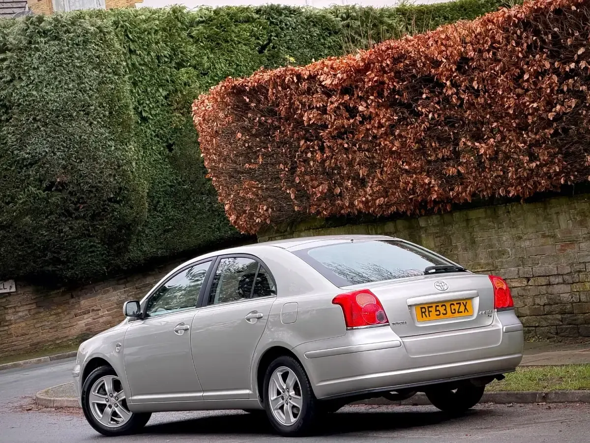 Used Toyota Avensis T3 2003 Silver Hatchback