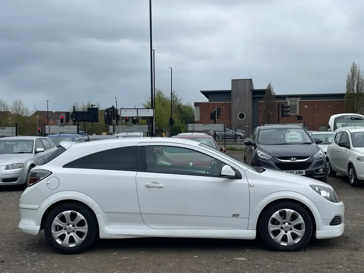 Używany Vauxhall Astra Sport 2010 Biały Hatchback