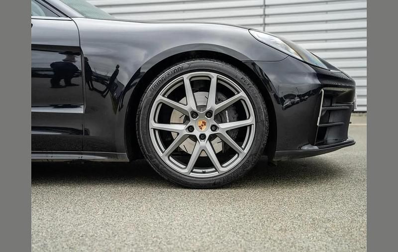 Used Porsche Panamera 353 HP (259 kW) 2025 Black Hatchback