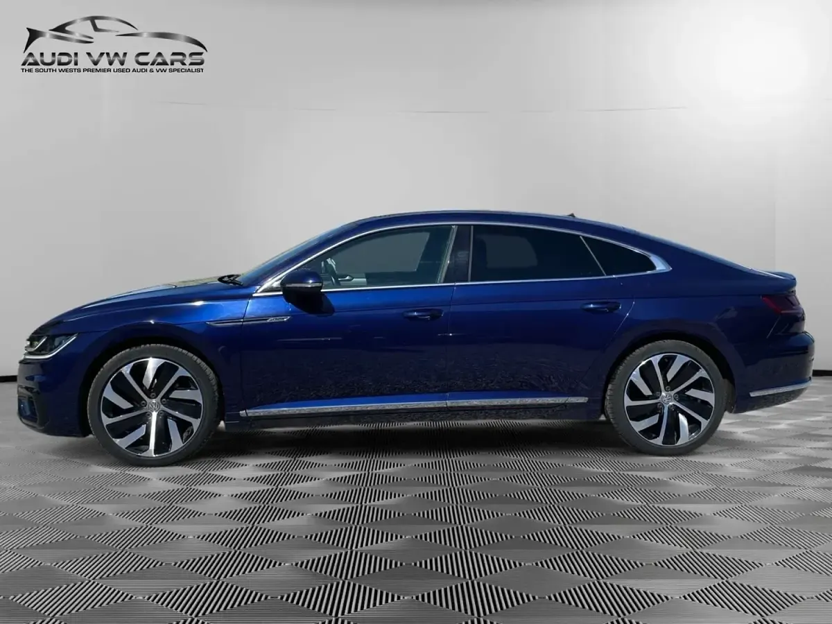 Used VW Arteon R-line 190 HP (139 kW) 2018 Blue Hatchback