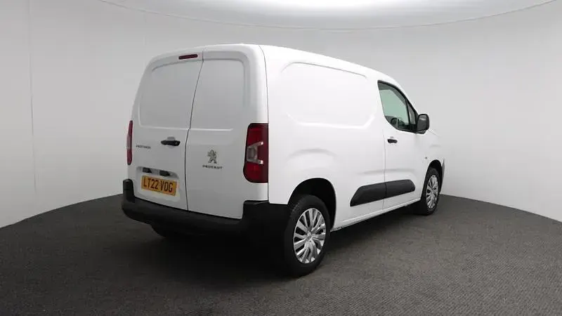 Used Peugeot Partner 131 HP (96 kW) 2022 White MPV