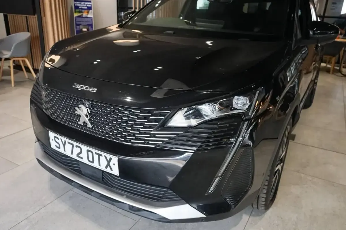 Used Peugeot 3008 Premium 129 HP (94 kW) 2022 Black SUV