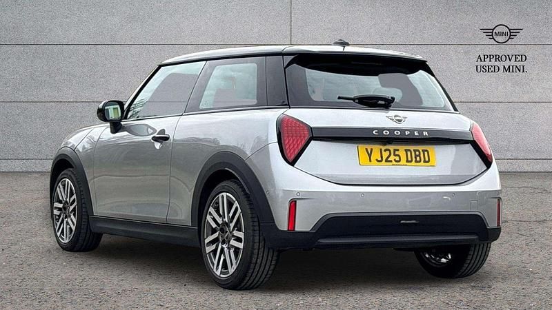 Used Mini Cooper Hatch 113 kW (154 HP) 2025 Silver Hatchback