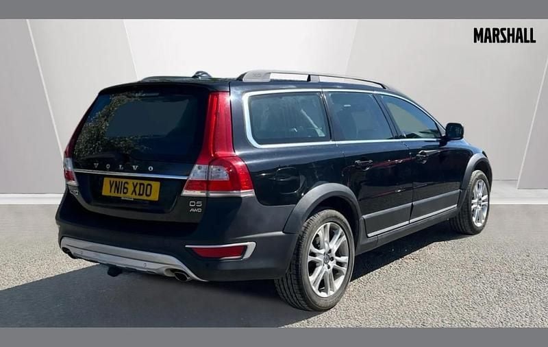 Used Volvo XC70 SE Lux 215 HP (158 kW) 2015 Black  SUV