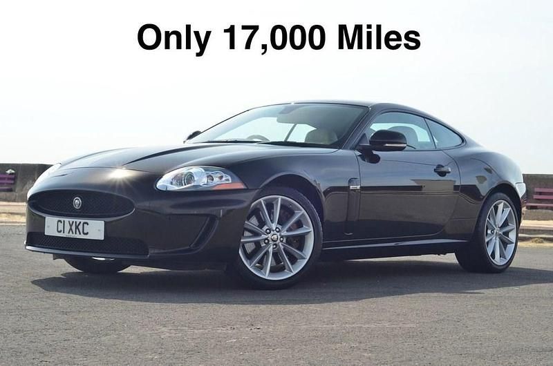 Usado Jaguar XK 385 HP (283 kW) 2011 Preto Coupé