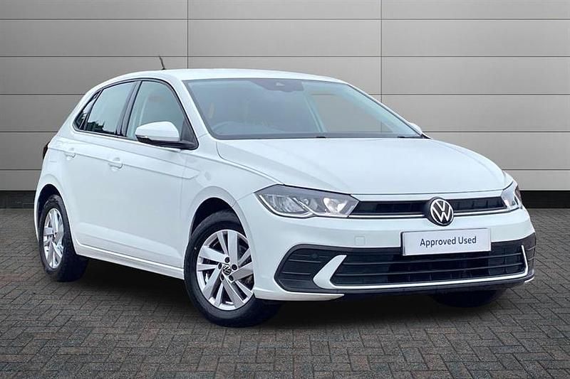 Used VW Polo Life 95 HP (69 kW) 2021 Pure white Hatchback