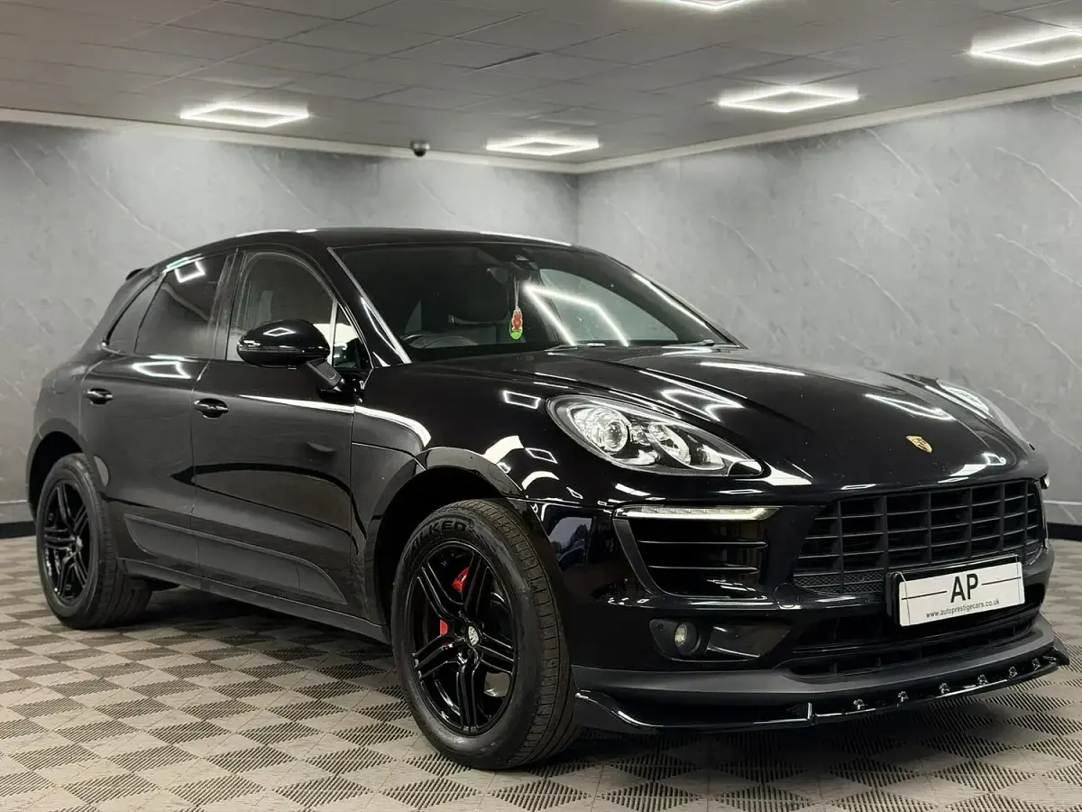 Used Porsche Macan 258 HP (189 kW) 2017 Black SUV