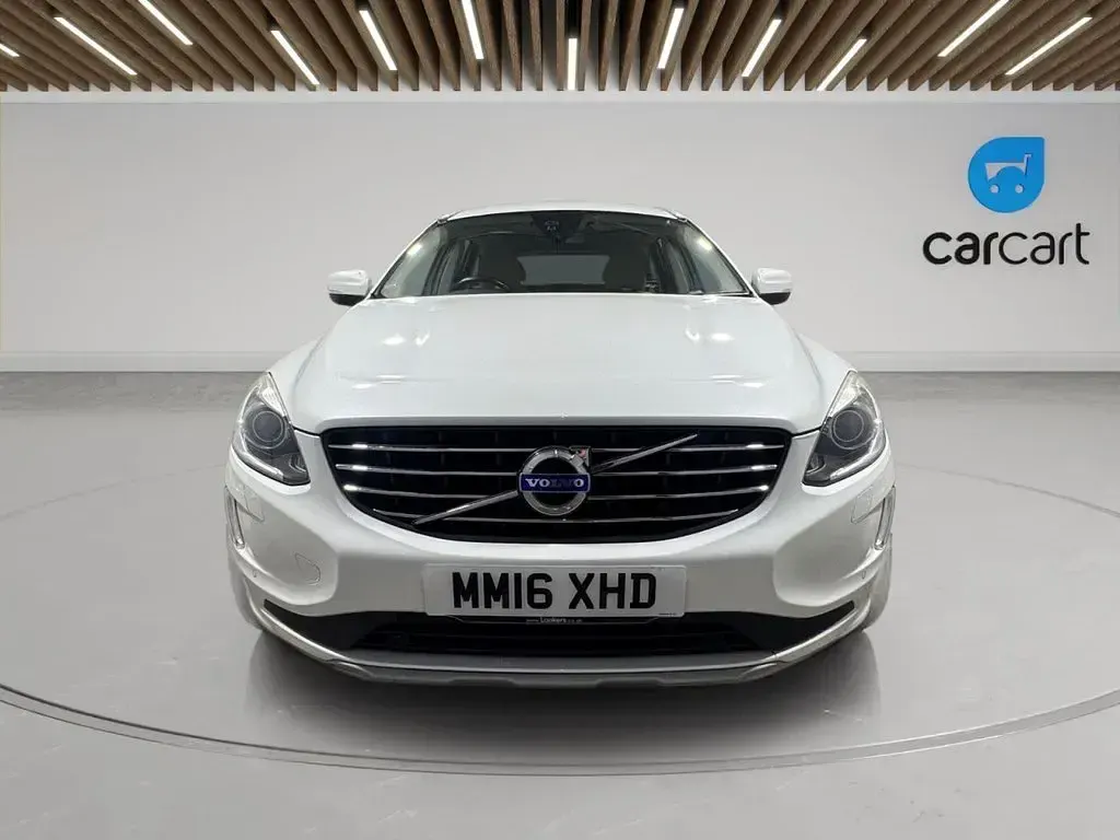 Used Volvo XC60 SE Lux 220 HP (161 kW) 2016 White SUV
