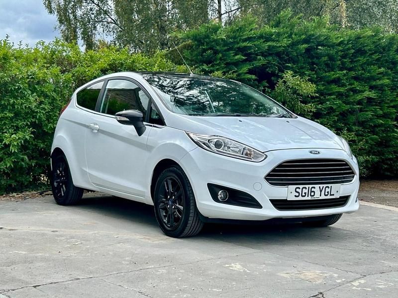 White Used 2016 Ford Fiesta Zetec Hatchback | £3,995 (Fair price) - Image 1/4